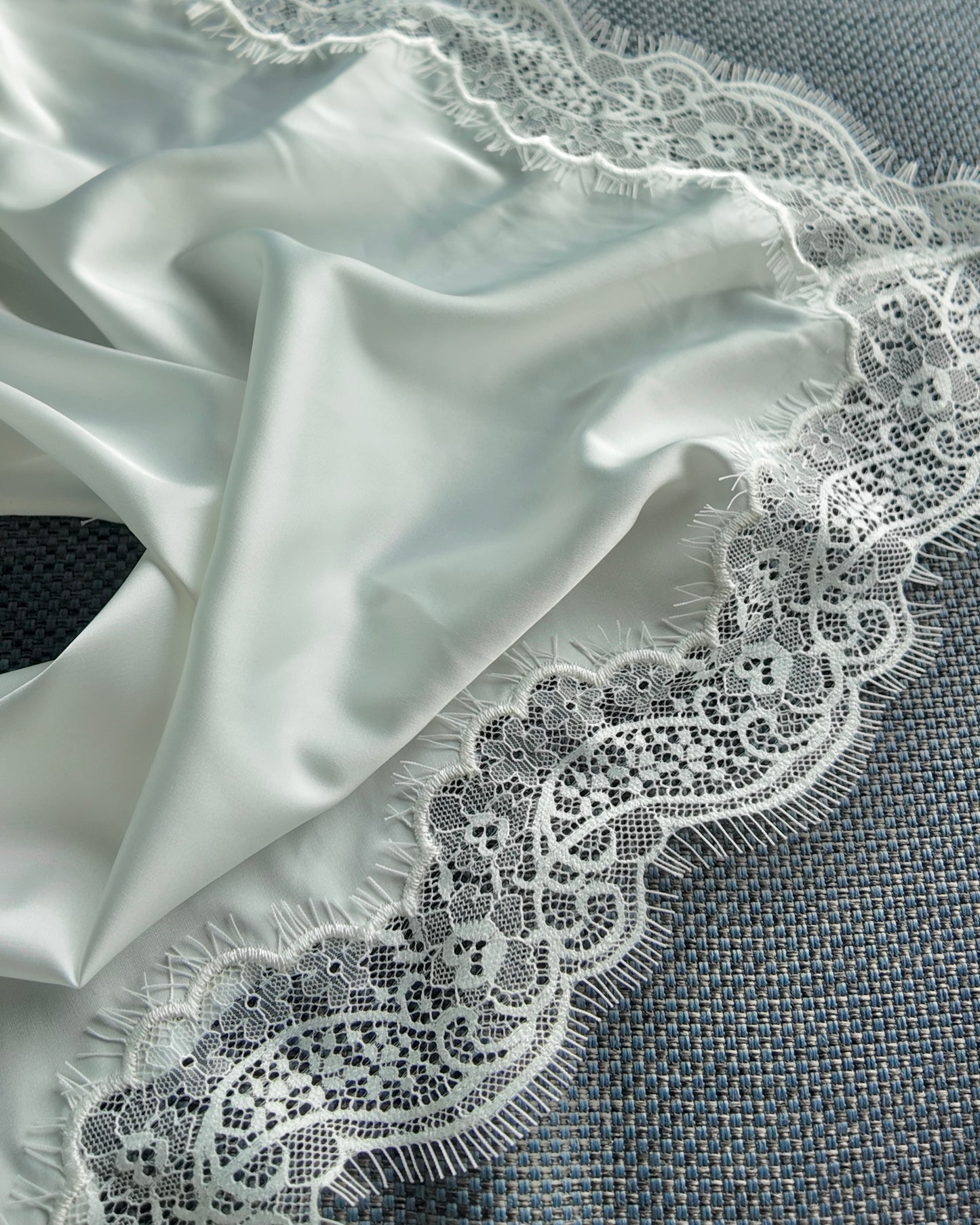 Lace hip scarf