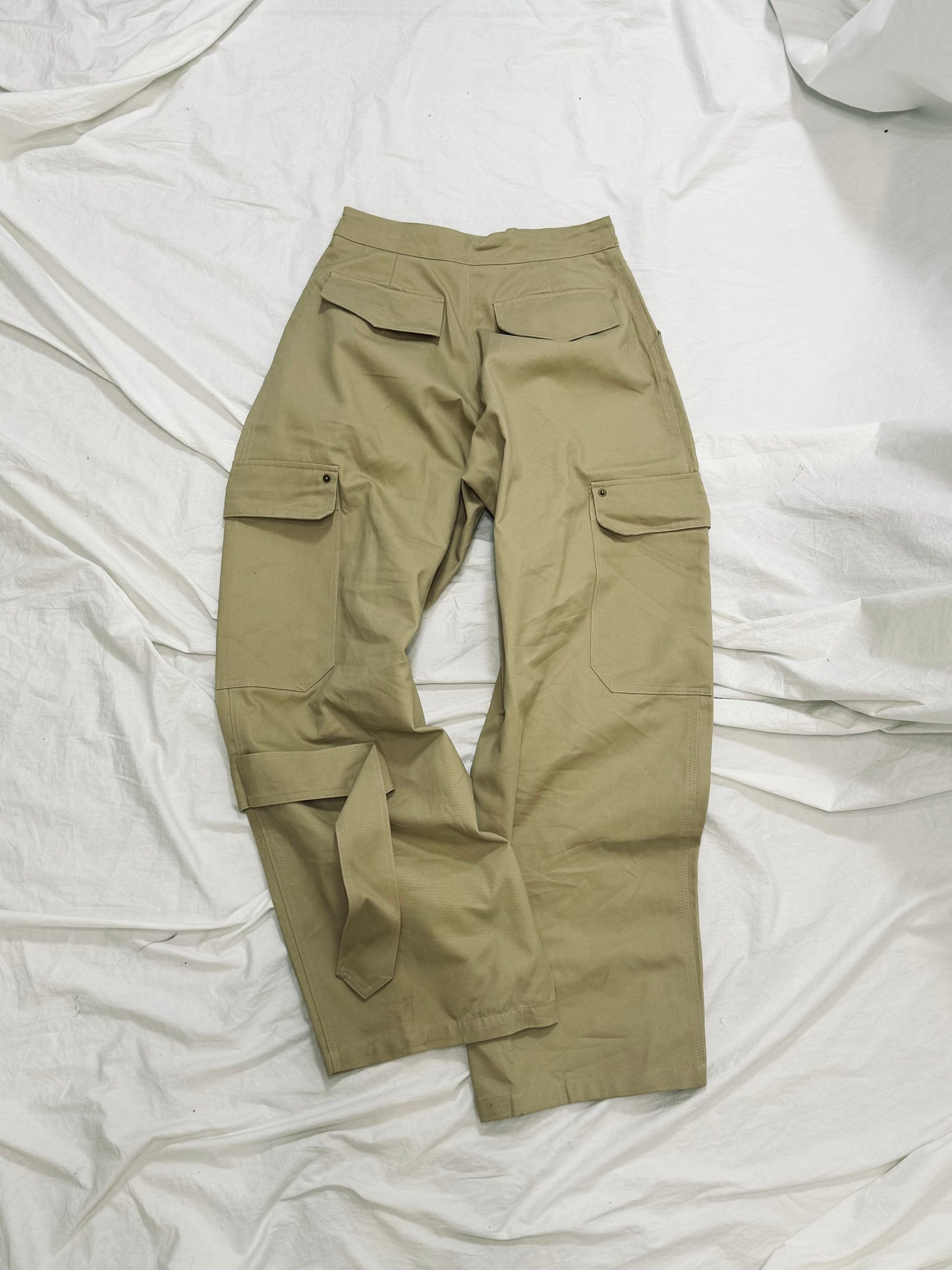 Wide cargo pants