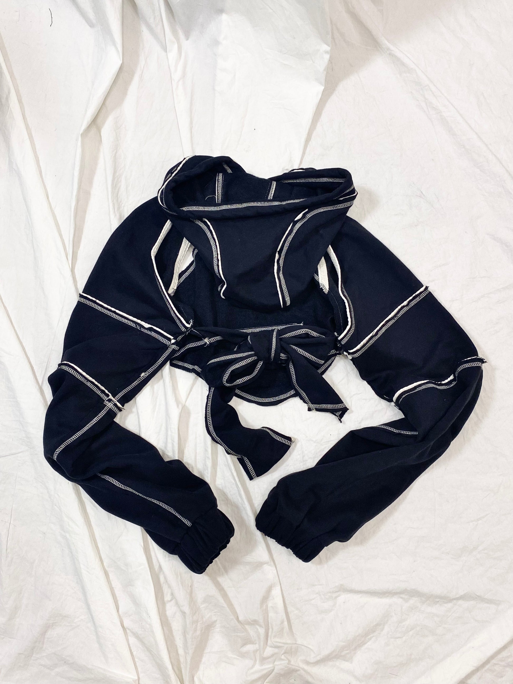 Back ribbon hoodie – innerTALK