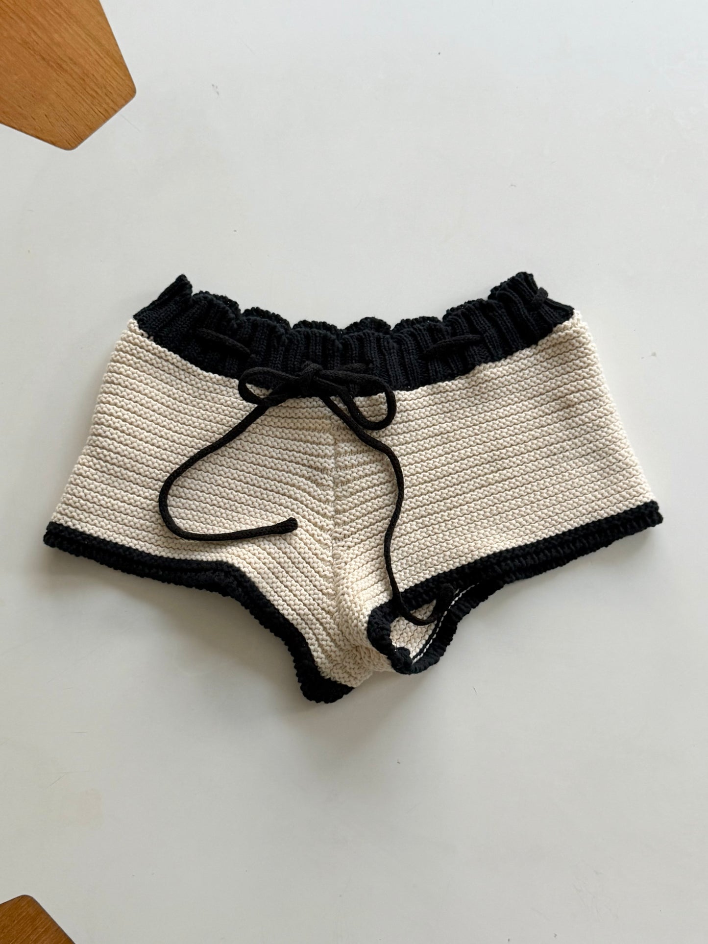 Petal knit pants