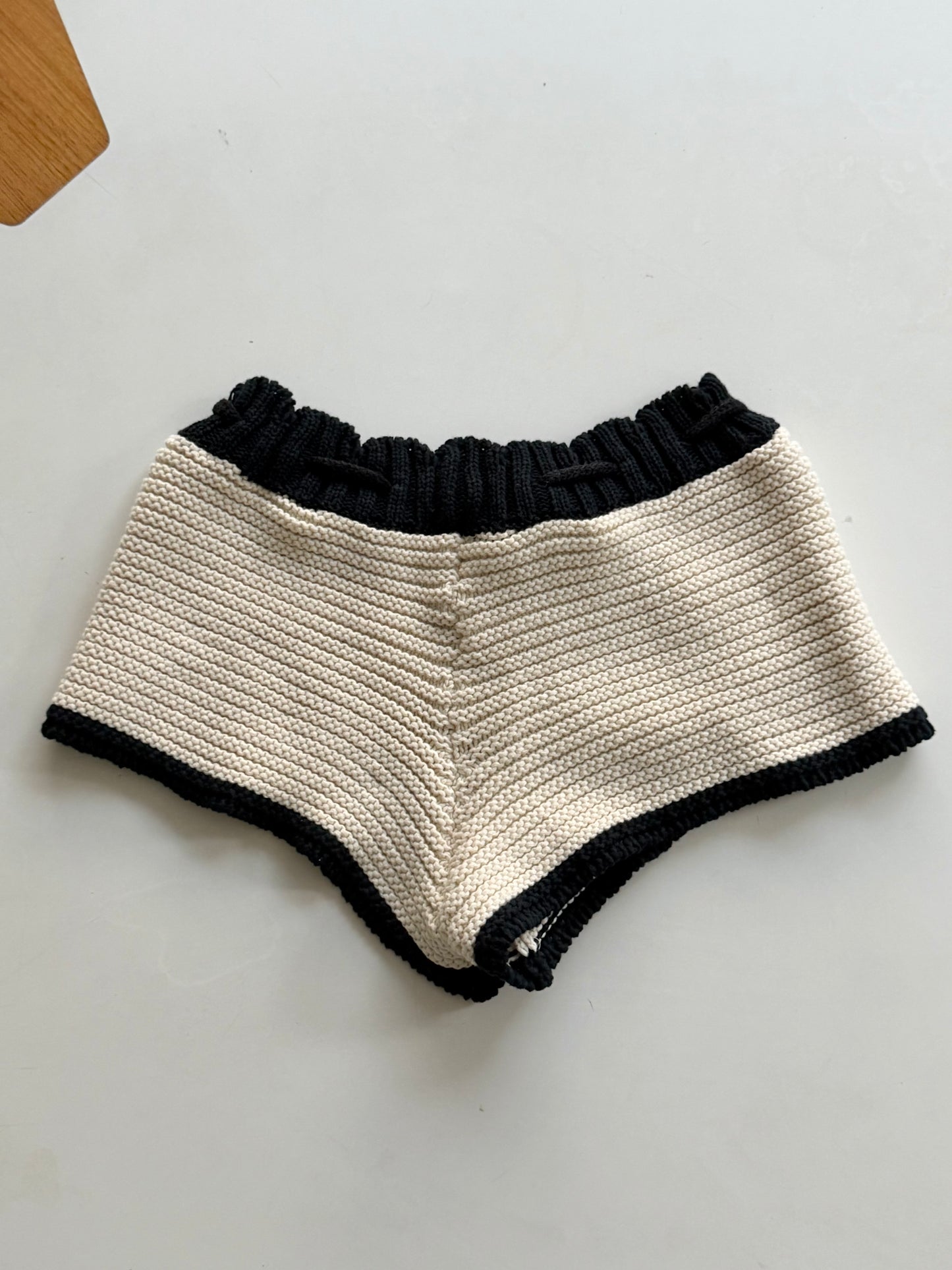Petal knit pants