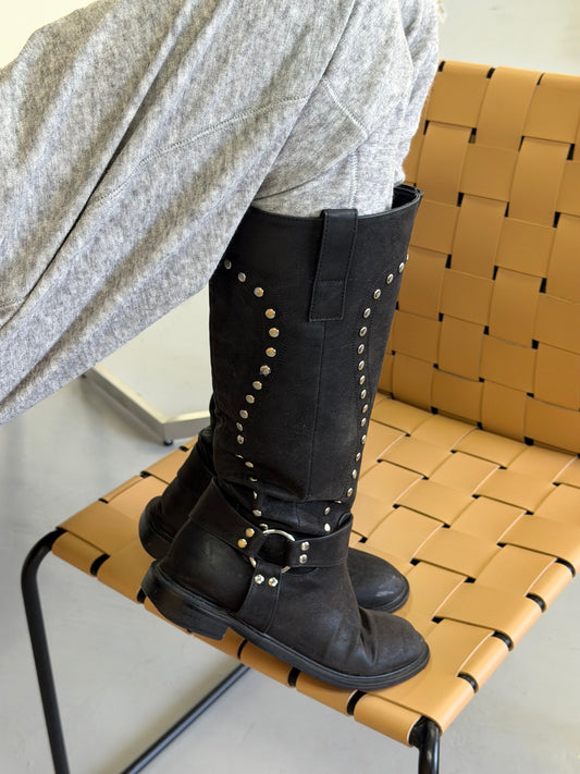 Studs long boots