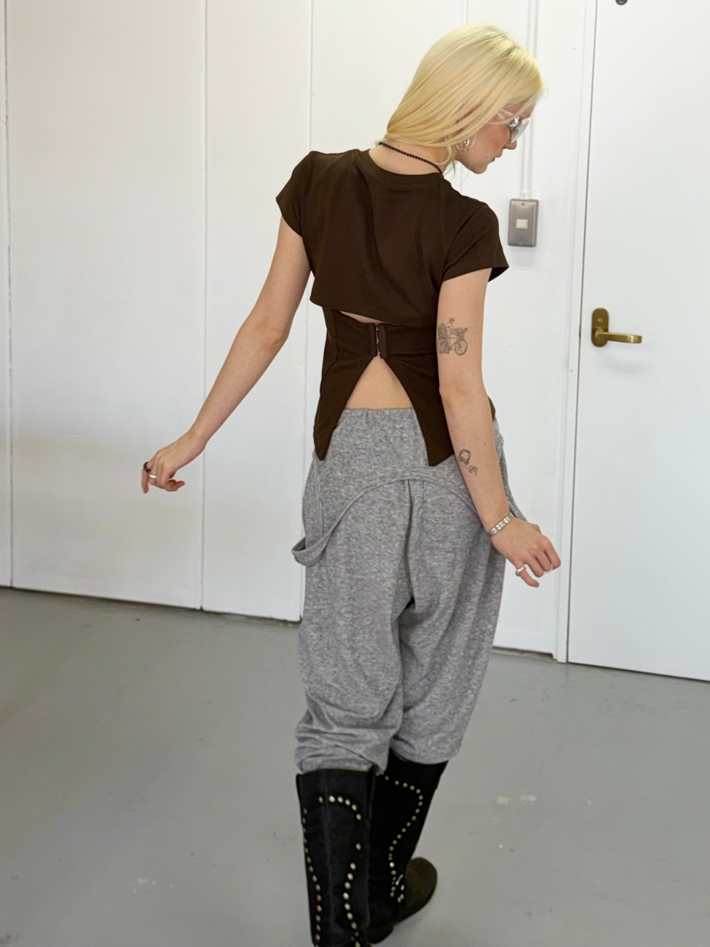 Tease　tee