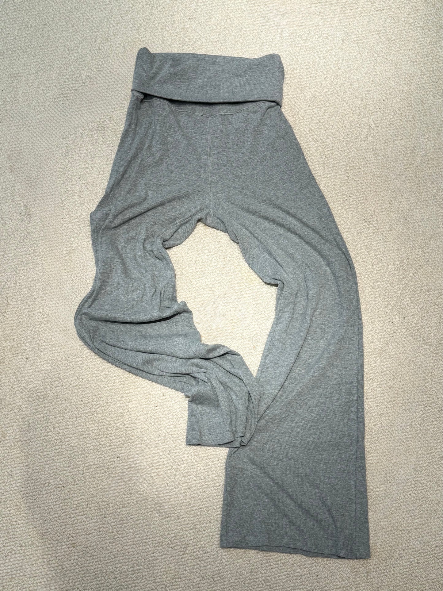 Slim flare knit pants