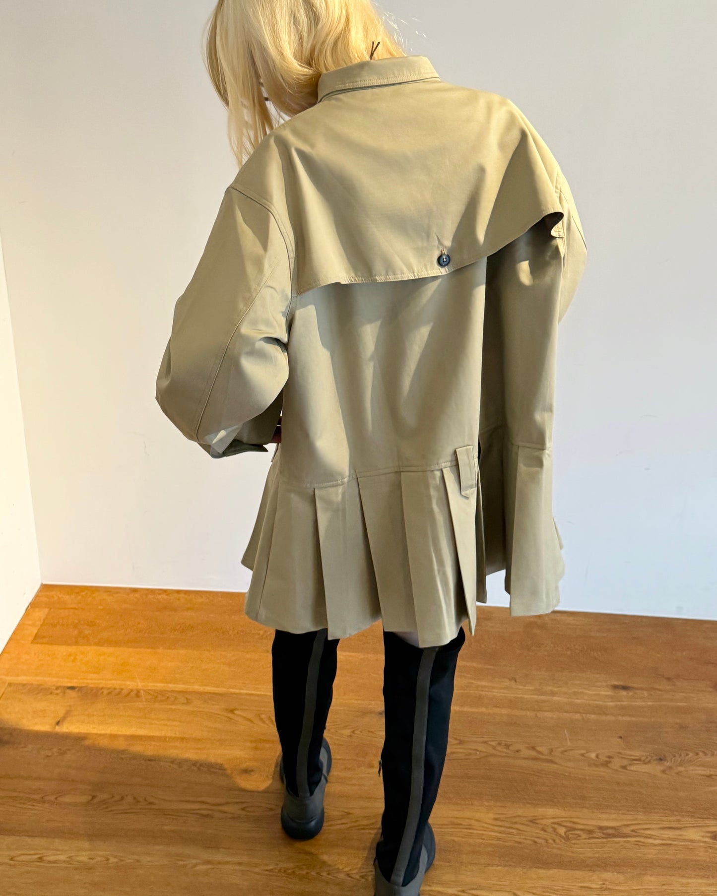 Muse pleated trench