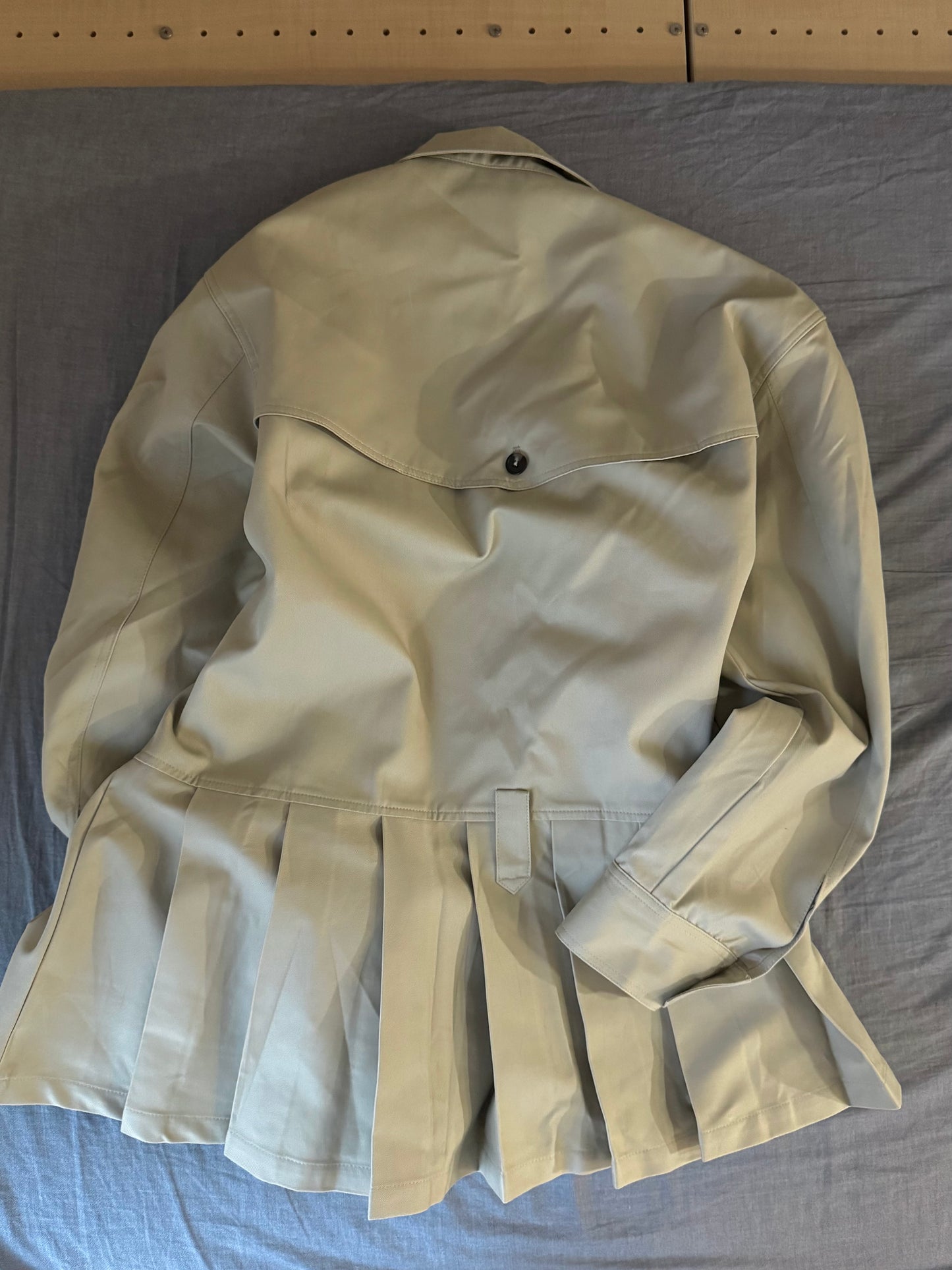 Muse pleated trench