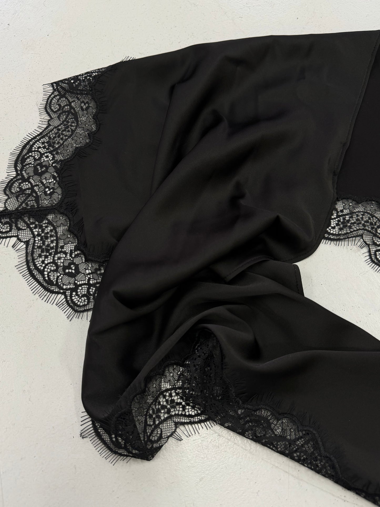 Lace hip scarf