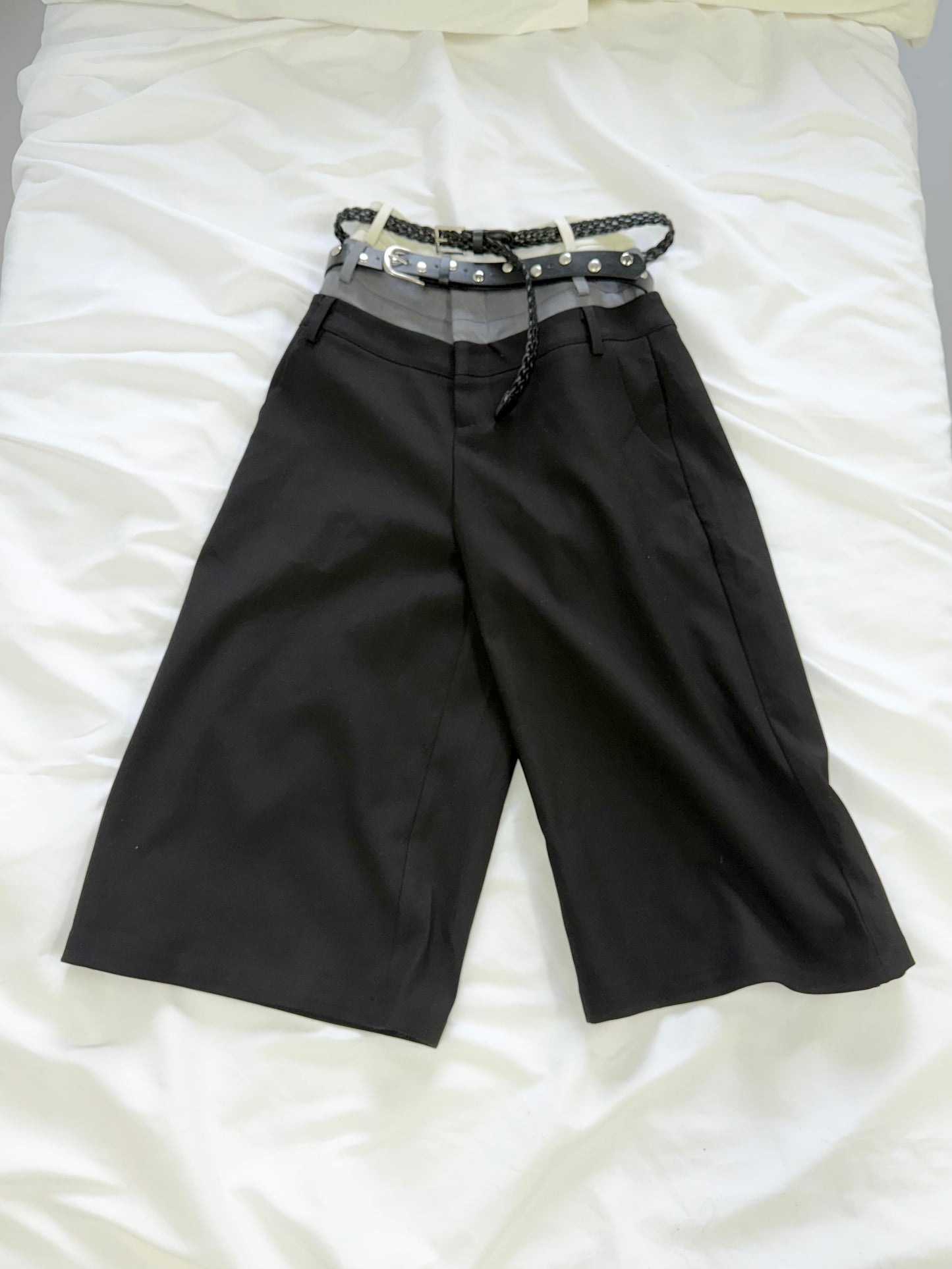 Twin belt pants