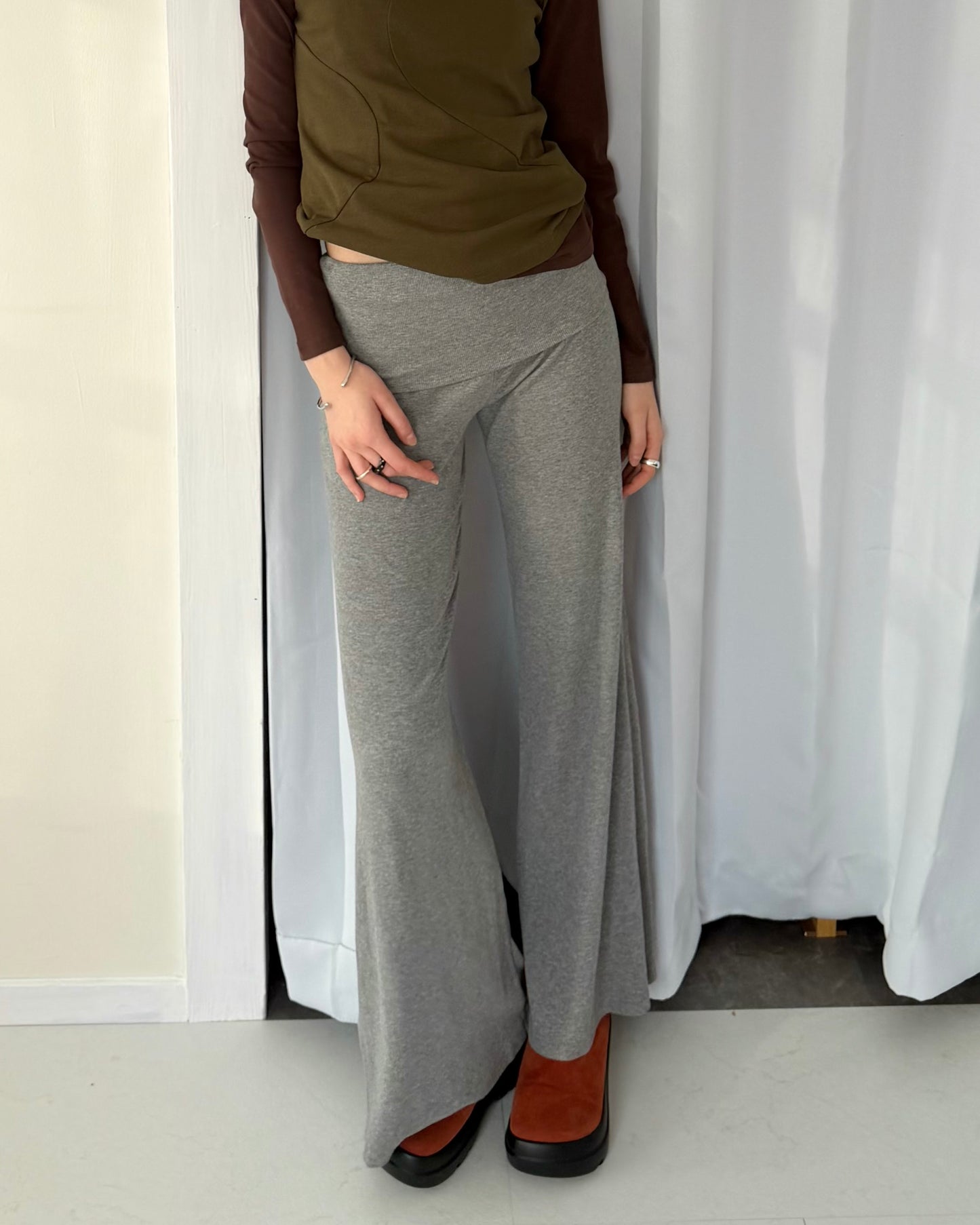 Slim flare knit pants