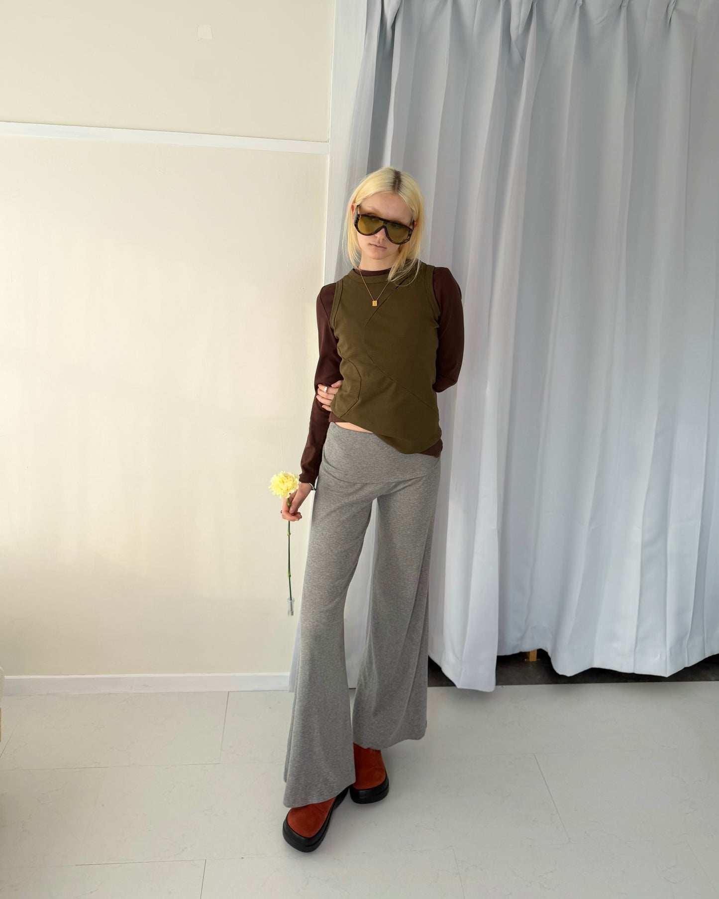 Slim flare knit pants