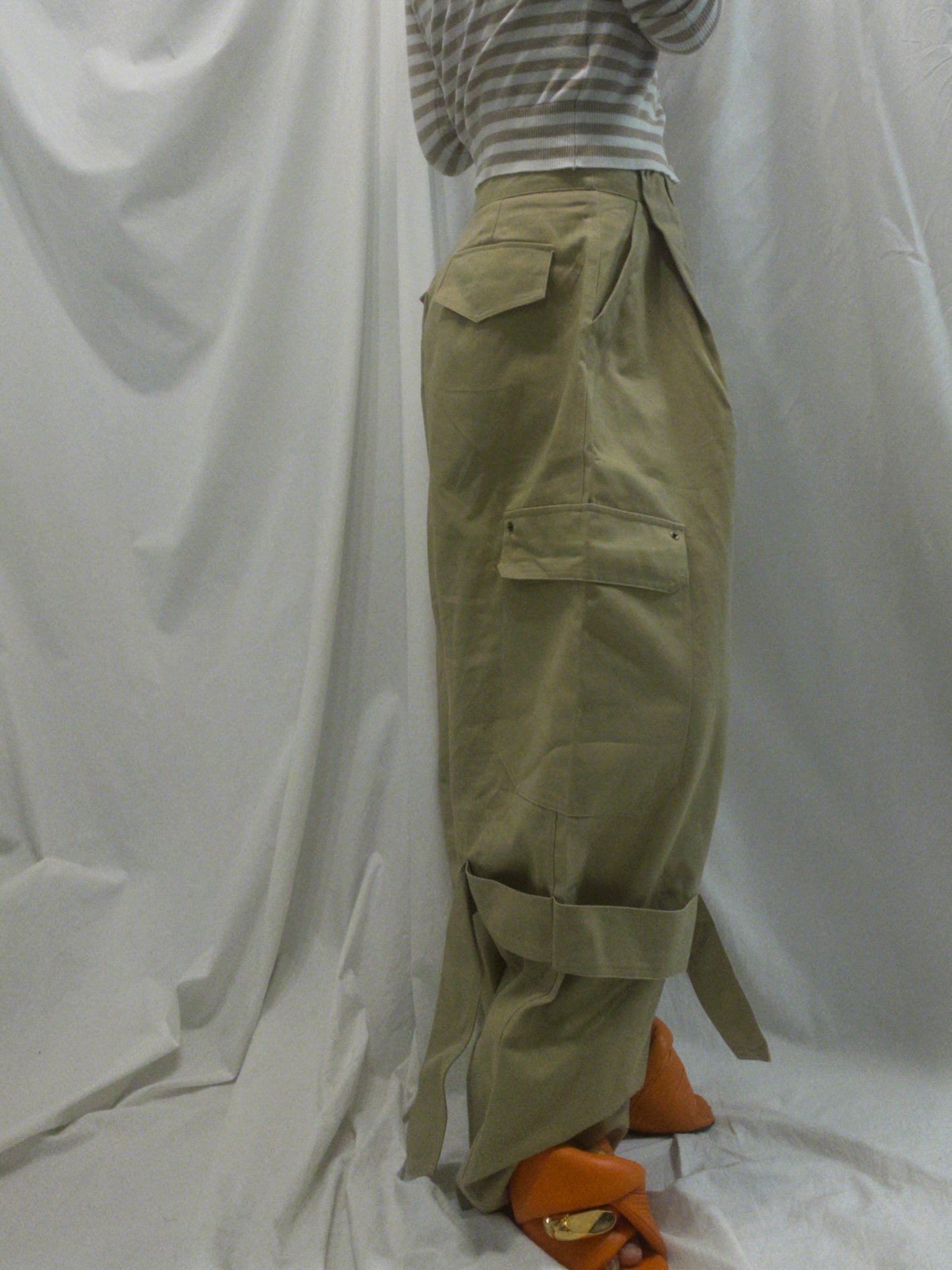 Wide cargo pants