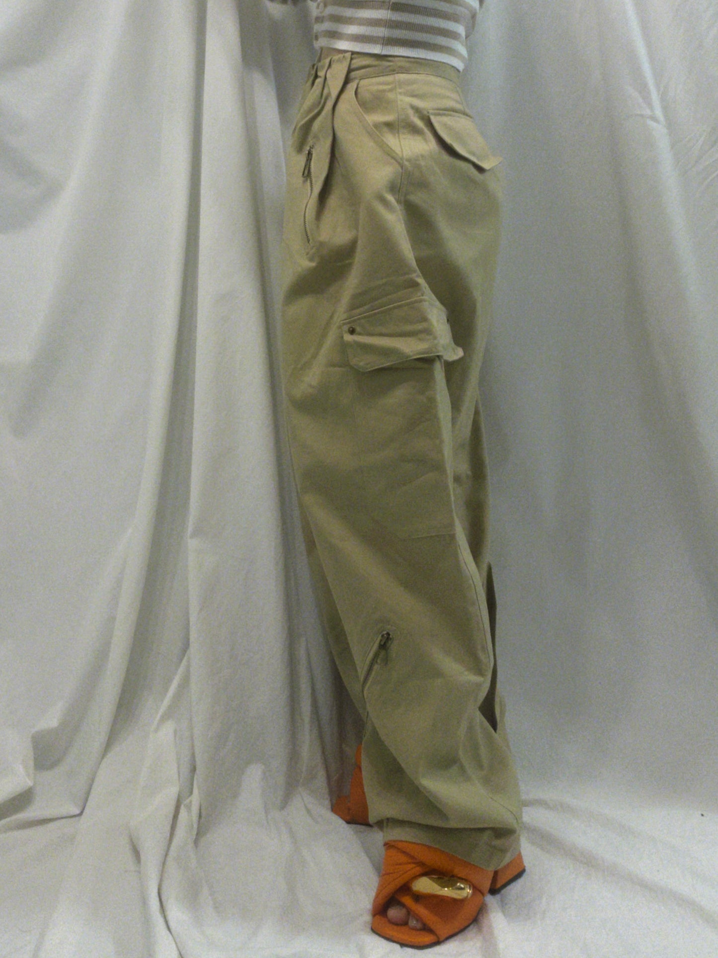 Wide cargo pants