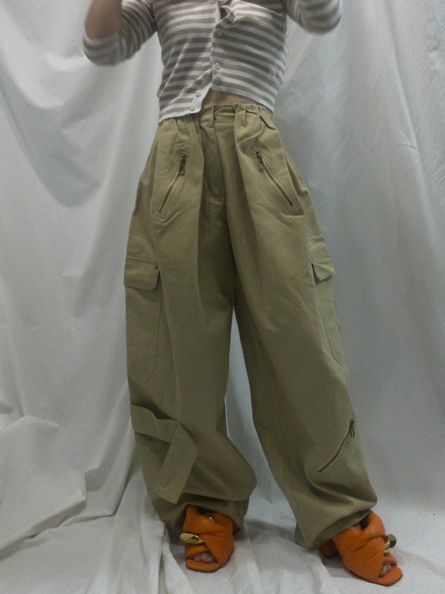 Wide cargo pants