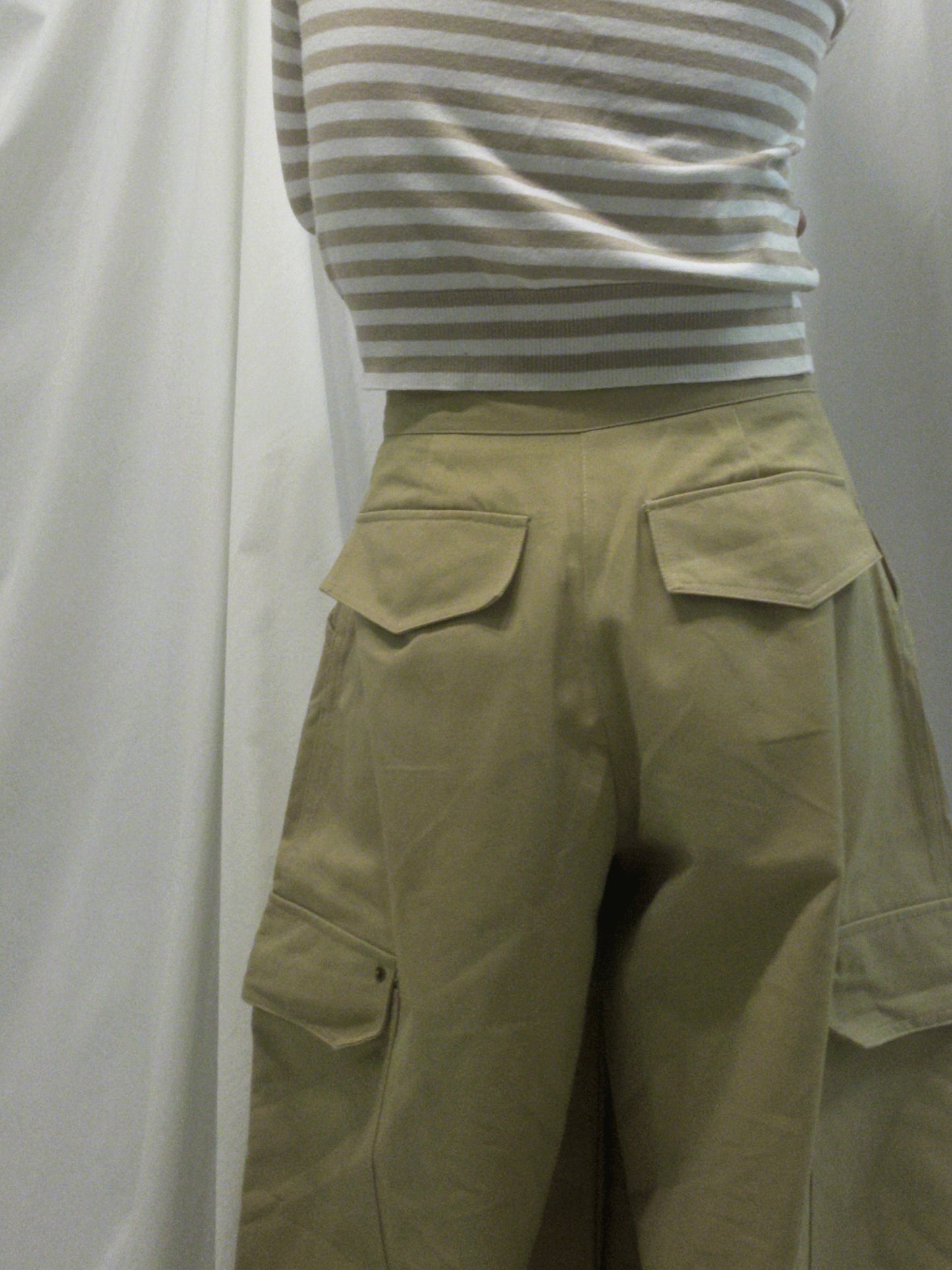 Wide cargo pants