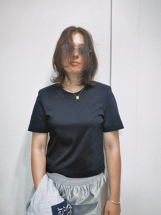 Shoulder-padded tee