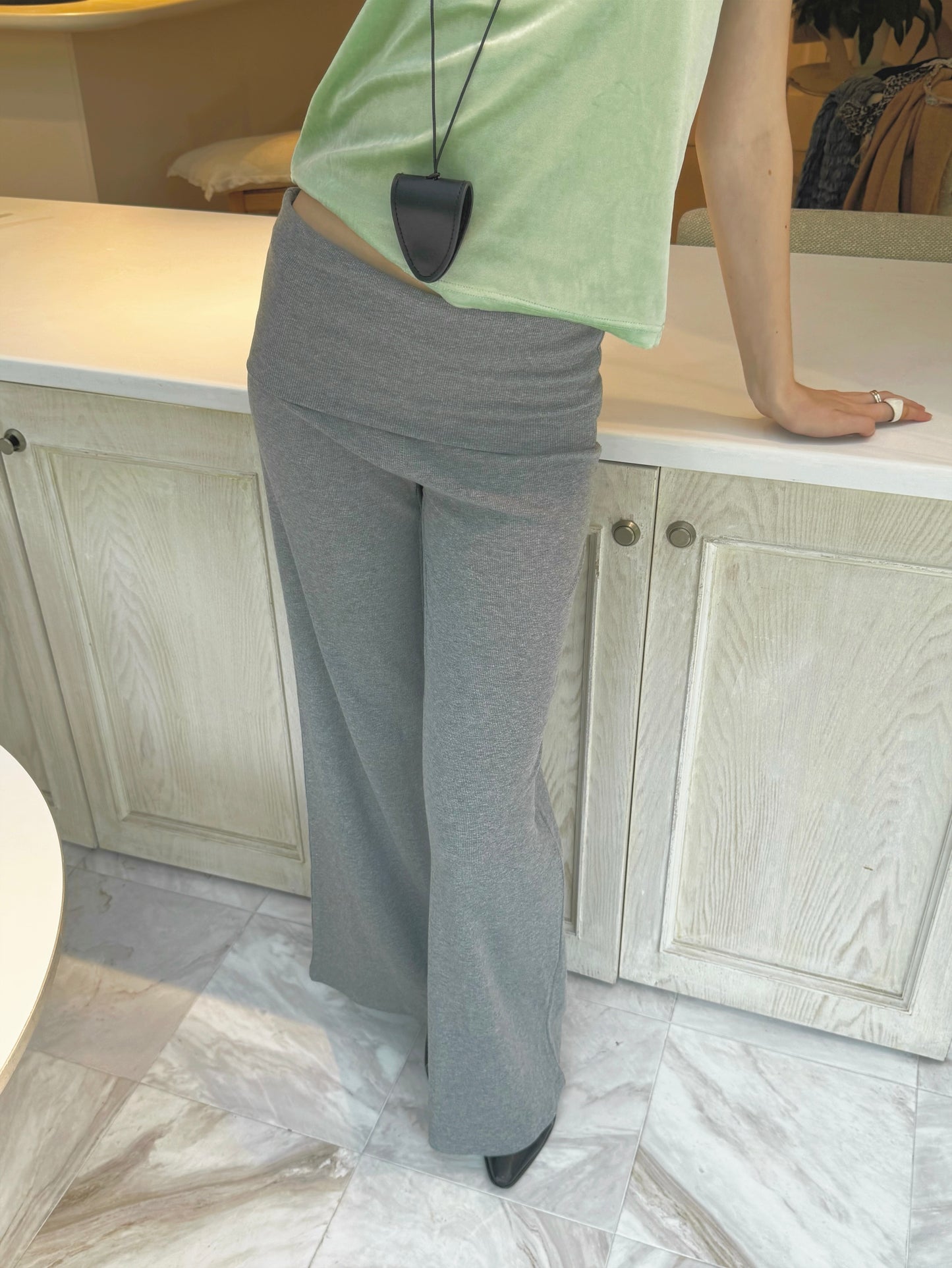 Slim flare knit pants