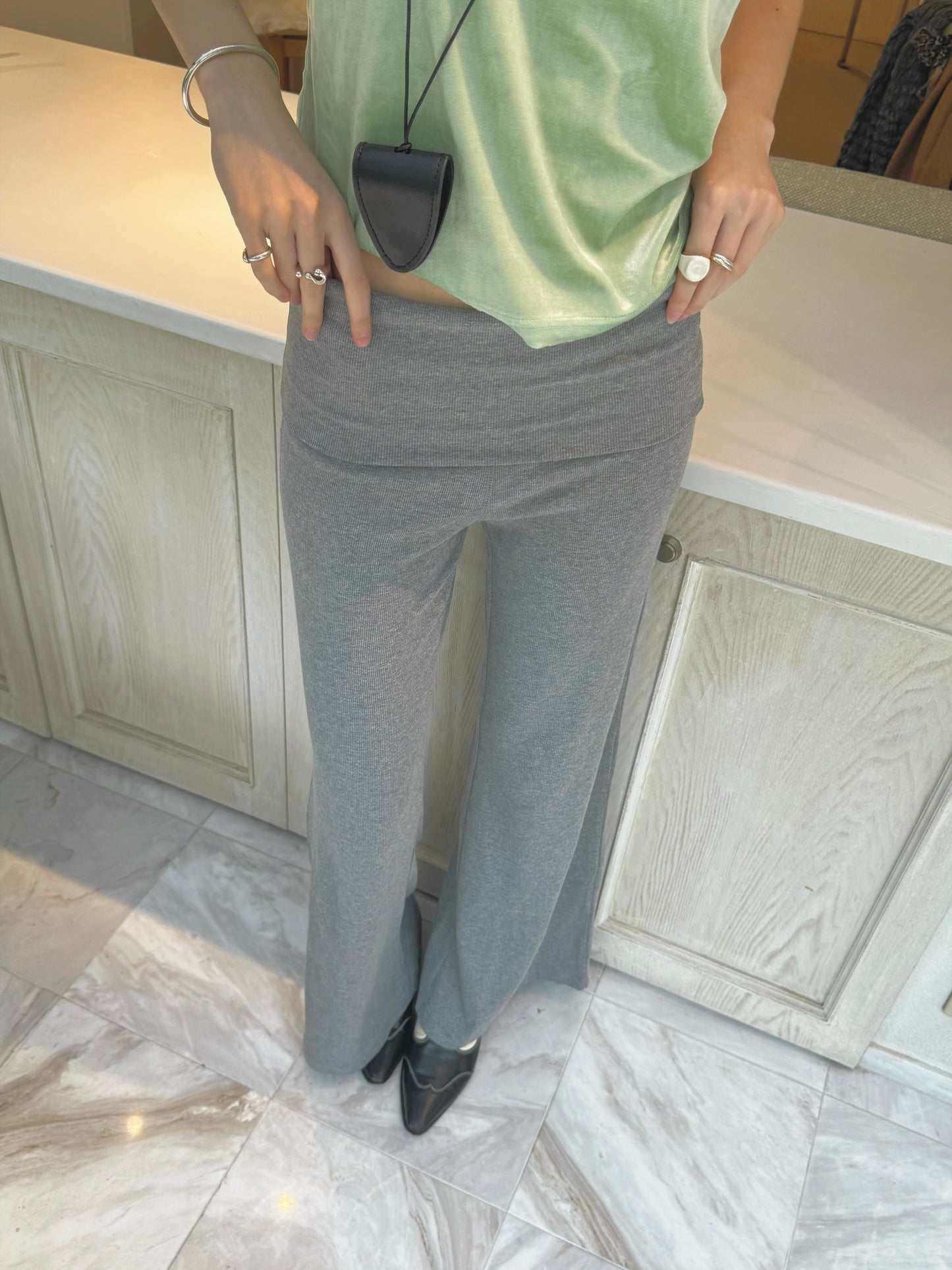 Slim flare knit pants